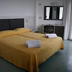 Hotel Monaco - Parcheggio E Piscina