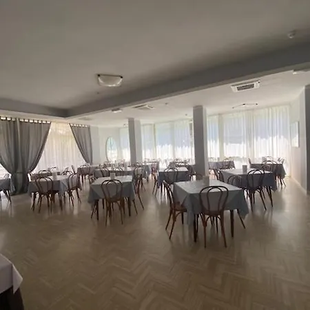 Hotel Monaco - Parcheggio E Piscina Milano Marittima