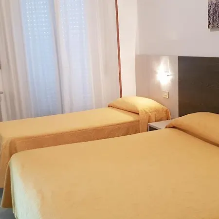 Hotel Monaco - Parcheggio E Piscina Milano Marittima