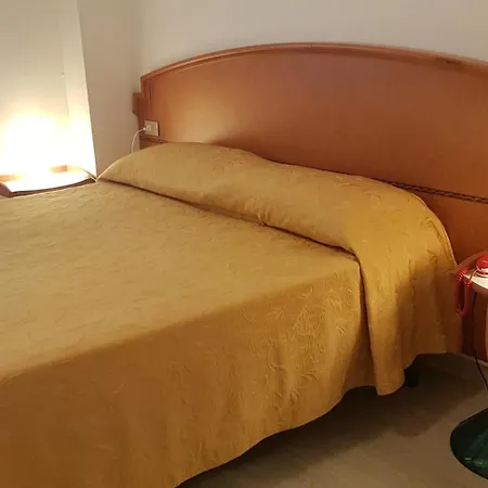 Hotel Monaco - Parcheggio E Piscina