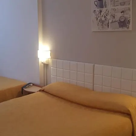 Hotel Monaco - Parcheggio E Piscina