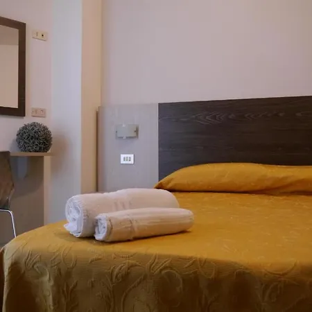 酒店 Monaco - Parcheggio Incluso E Piscina