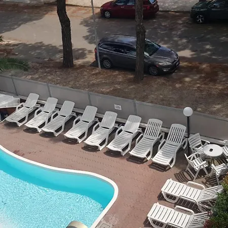 Hotell Hotel Monaco - Parcheggio E Piscina