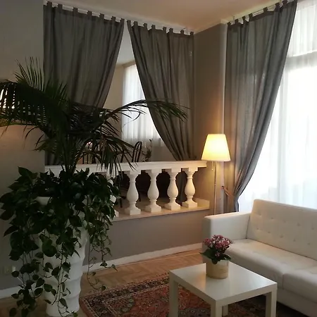 酒店 Monaco - Parcheggio E Piscina 米兰马瑞提那