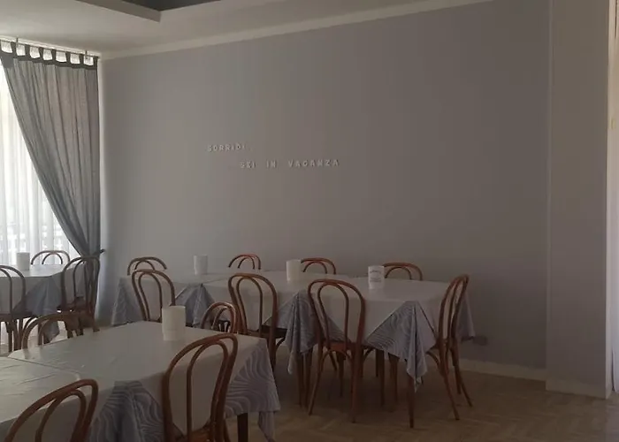 Monaco - Parcheggio Incluso E Piscina Milano Marittima