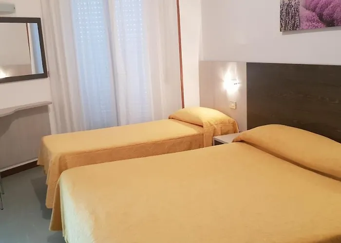 Monaco - Parcheggio Incluso E Piscina Milano Marittima