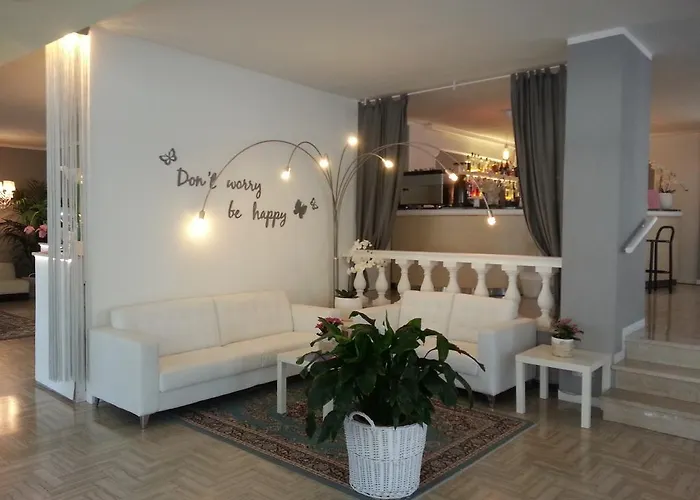 酒店 Monaco - Parcheggio Incluso E Piscina 3*