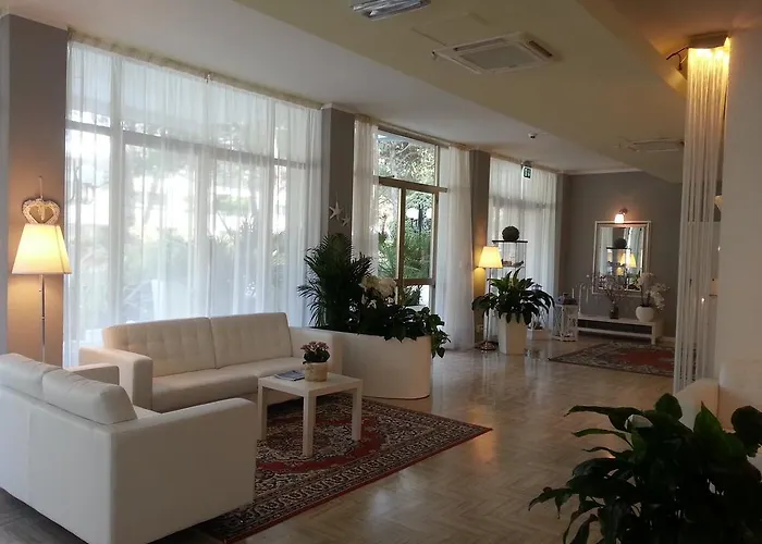 Monaco - Parcheggio Incluso E Piscina 酒店 米兰马瑞提那